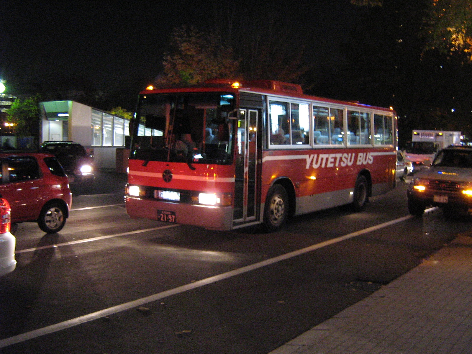 �ݐ؁E�������H���o�X�ԗ�