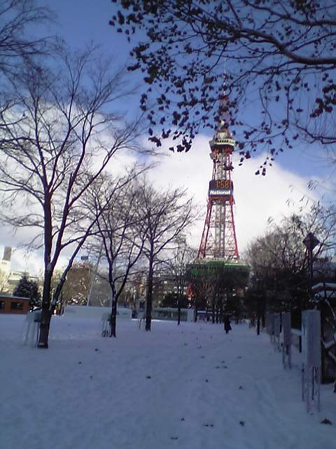 �N���X�}�X�C�u�̒��Ԃ̎D�y�e���r��